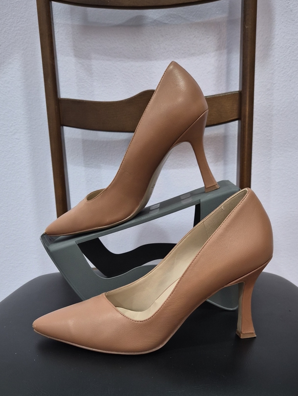 27 EDIT Nude/Tan Pointed Toe Stiletto Pumps